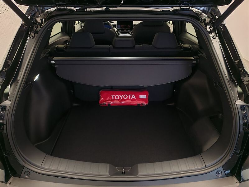 Toyota Corolla Cross 2.0 Hybrid Style - fotka 12 z 38