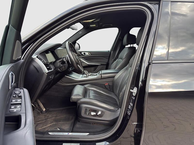 BMW X5 xDrive30d - fotka 2 z 23