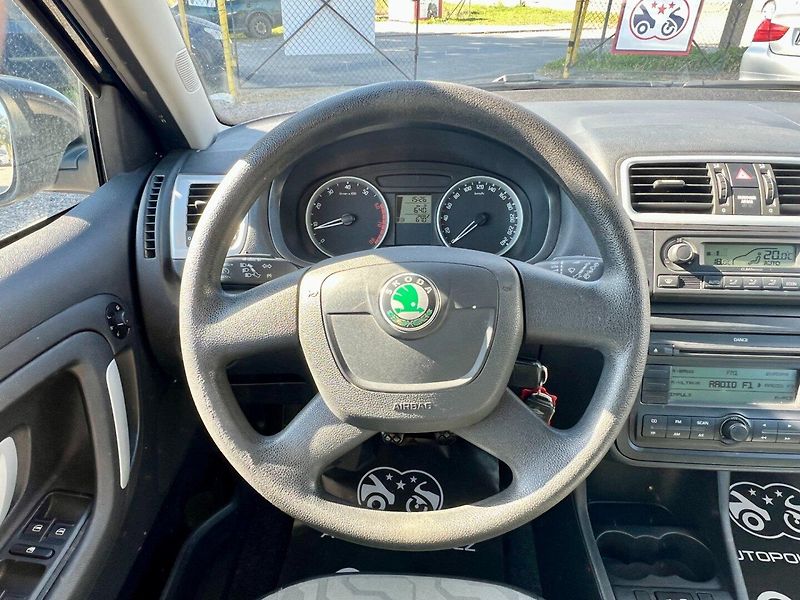 Škoda Fabia (2010) 1.4i 63 kW Klima,Alu stav - fotka 13 z 19