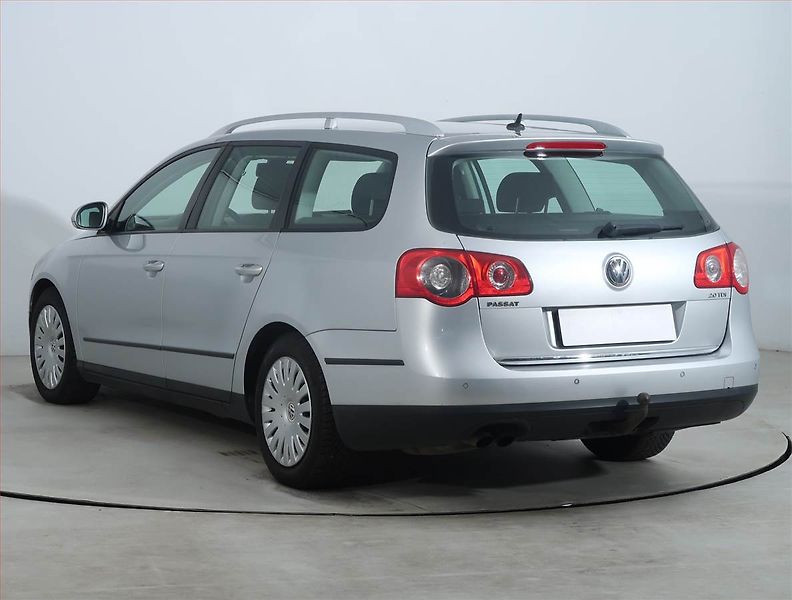 Volkswagen Passat (2005) 2.0 TDI, Tažné - fotka 4 z 16