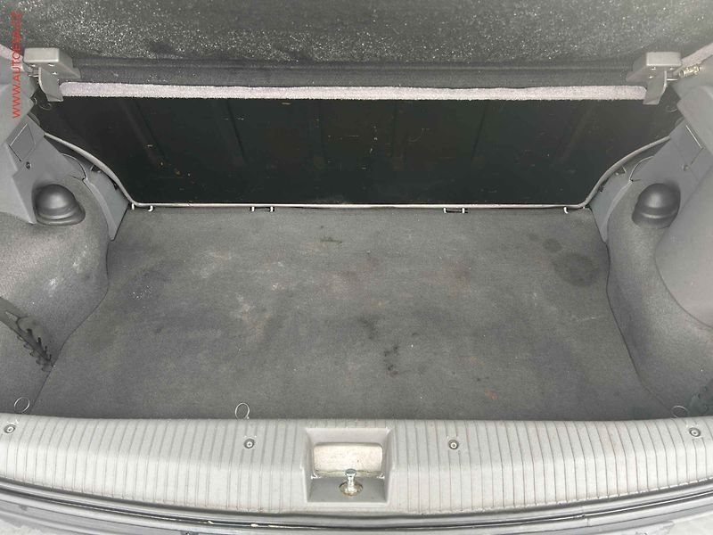 Opel Corsa (2002) 1.0, AC, STK7/28 - fotka 7 z 17