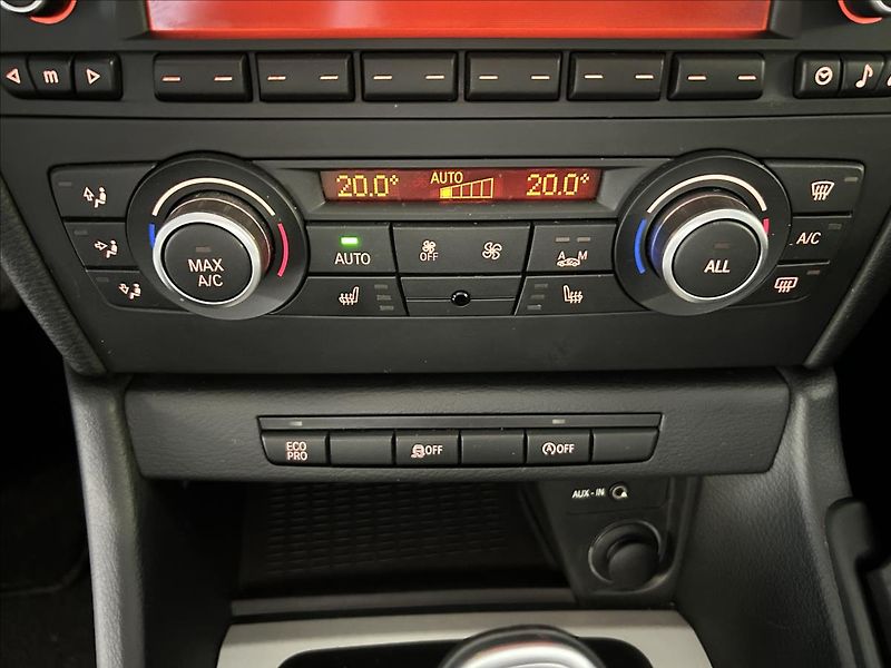 BMW X1 2,0   sDrive20i,AUTOMAT,1.MAJI - fotka 14 z 21