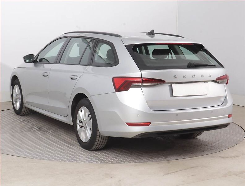 Škoda Octavia (2022) Ambition 2.0 TDI, ČR,1.maj - fotka 4 z 15