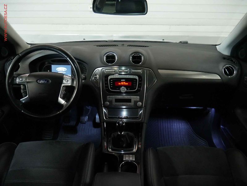 Ford Mondeo (2010) 2.0TDCi, 2.maj,ČR, Xenon - fotka 8 z 20
