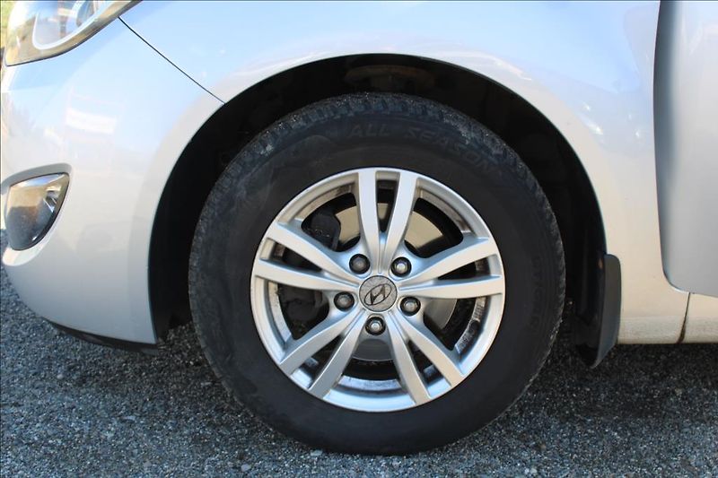 Hyundai ix20 1,4 i  ČR, DIG. KLIMA, ASR - fotka 21 z 25