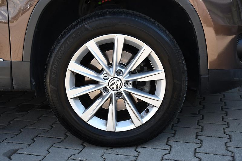 Volkswagen Tiguan 2.0TDi DSG 4MOTION - fotka 39 z 44