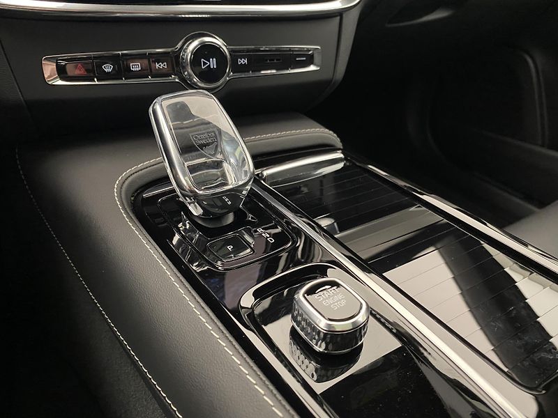 Volvo V90 T8 AWD RECHARGE DARK ULTRA - fotka 27 z 65
