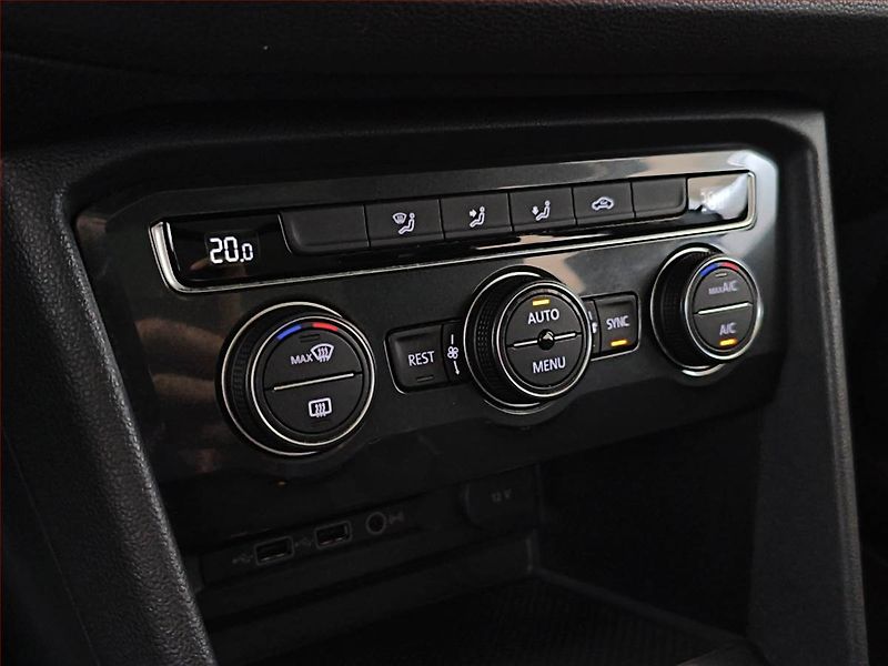 Volkswagen Tiguan Allspace (2018) Comfortline 1.4 TSI, 7 míst - fotka 17 z 19