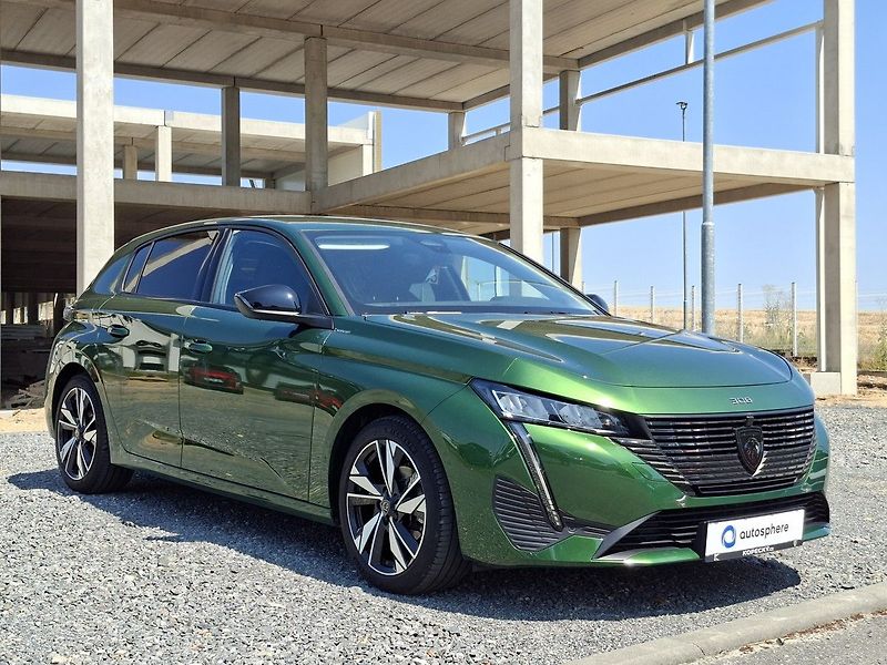 Peugeot 308 ALLURE 1.2 PT 130k M6 - fotka 8 z 28
