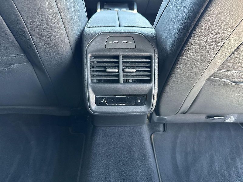Škoda Superb (2025) 2.0 TSI 4x4 DSG Sportline - fotka 28 z 36