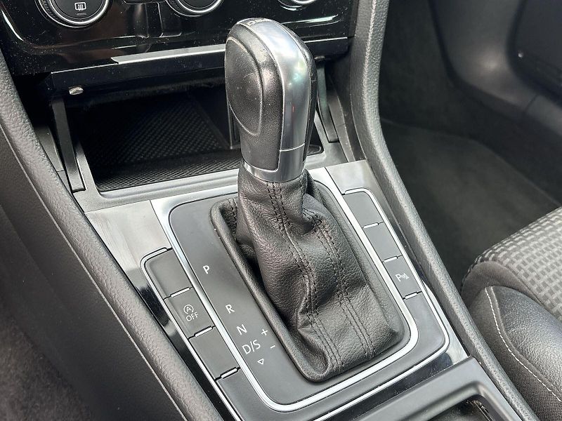 Volkswagen Golf Variant (2015) 1.4 TSI DSG Highline - fotka 15 z 33