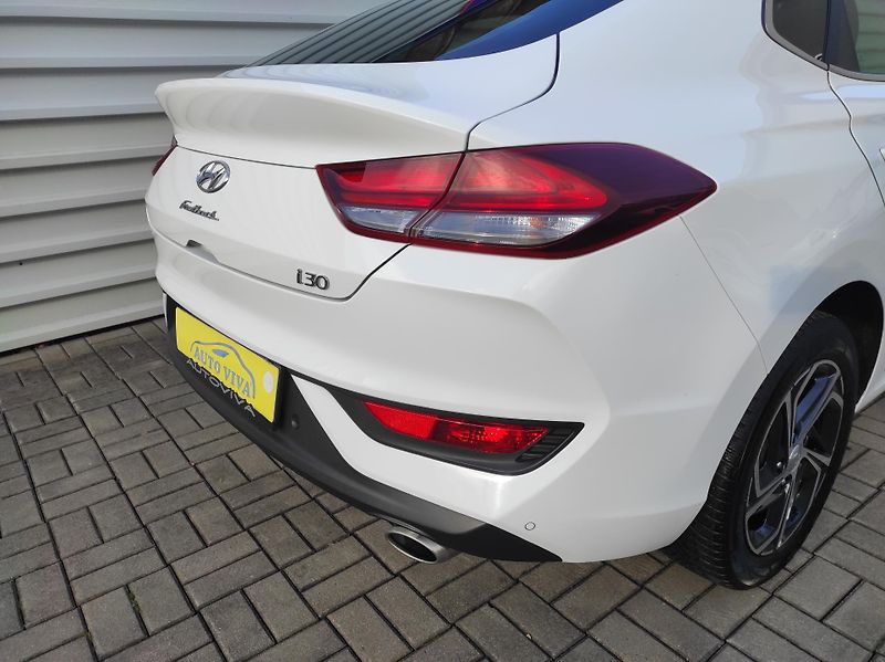 Hyundai i30 1,5T-GDi mHev,48V,AT,Fastback - fotka 9 z 42