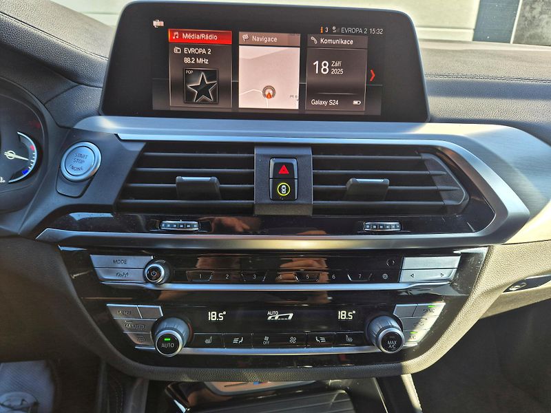 BMW X4 (2021) M40D HUD+LED+PANO+NAV+ Xdrive - fotka 10 z 15