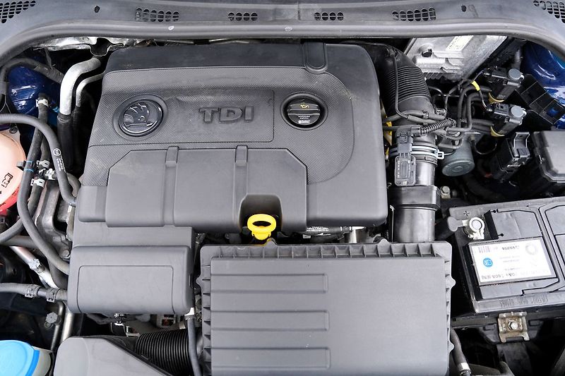 Škoda Fabia 1.4 TDI 77kW Style/ČR/klima - fotka 10 z 37