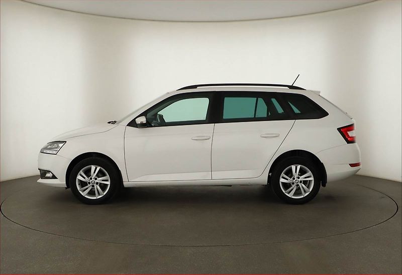Škoda Fabia (2022) Ambition 1.0 TSI, ČR,1.maj - fotka 3 z 17