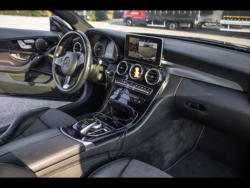 Mercedes-Benz Třídy C 4MATIC 2016 - fotka 9 z 30