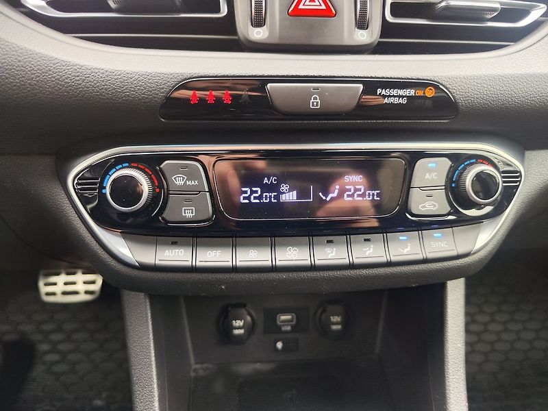 Hyundai i30 1.5 T-GDI/117kW N-Line DCT - fotka 21 z 32