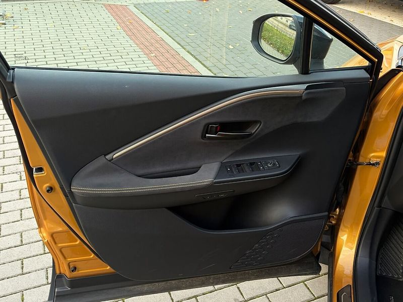 Toyota C-HR 2.0L HEV (4x4)  Executive Prem - fotka 5 z 21