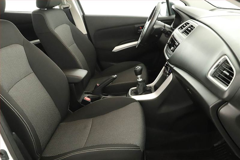Suzuki SX4 S-Cross (2016) 1.6 DDiS, Serv.kniha, Tempomat - fotka 7 z 14