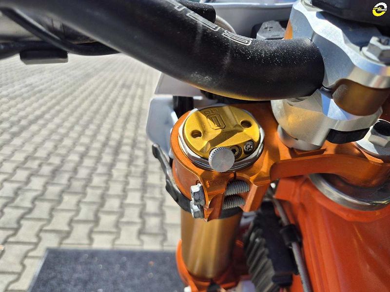 KTM (2021) 450 EXC-F SIX DAYS - fotka 17 z 22