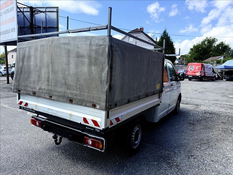 Volkswagen Transporter 2,0 TDi 4Motion - fotka 5 z 30