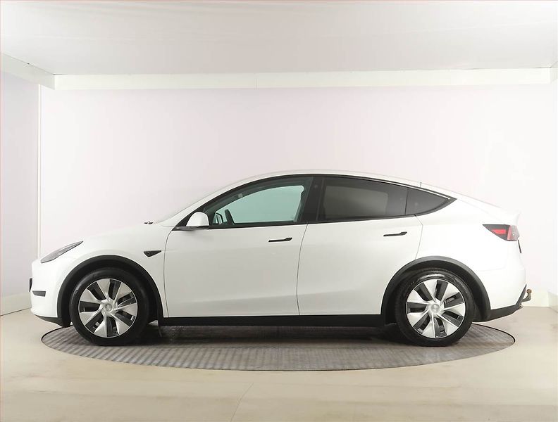 Tesla Model Y (2023) RWD LFP 60kWh, SoH 97% - fotka 3 z 31