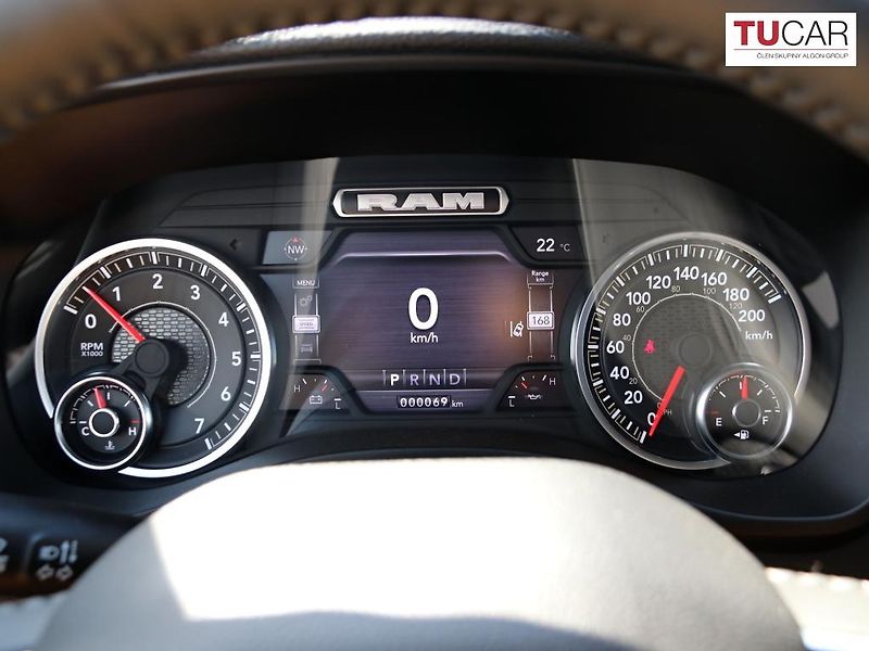 Dodge RAM (2024) 1500 Laramie Night Edition V8 - fotka 14 z 44