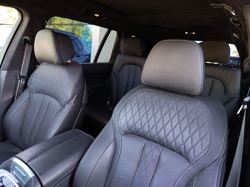 BMW X7 xDrive40d - fotka 18 z 38