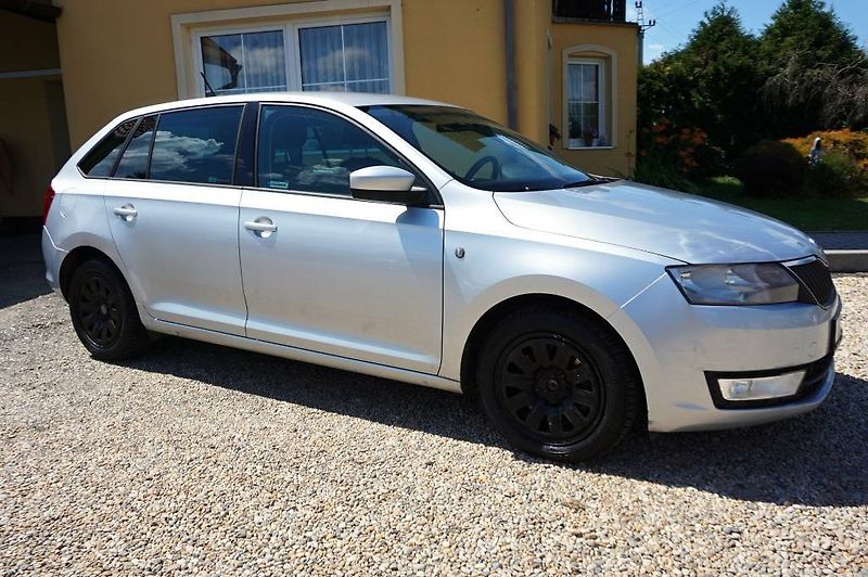 Škoda Rapid (2015) ELEGANCE 1,6 TDI 66 kW - fotka 2 z 38