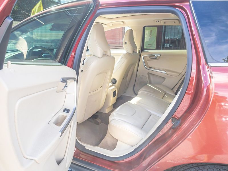 Volvo XC60 (2009) T6 AWD SUMMUM - fotka 36 z 51