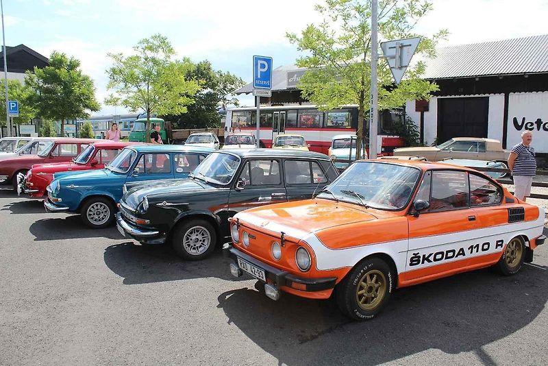 Škoda 120S.