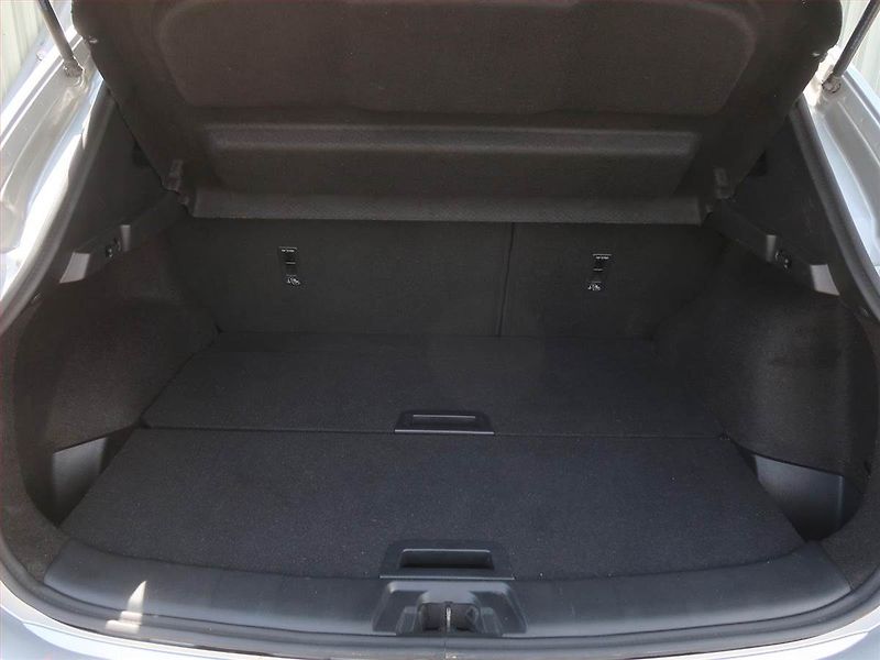 Nissan Qashqai (2019) 1.3 DIG-T, Serv.kniha - fotka 13 z 18