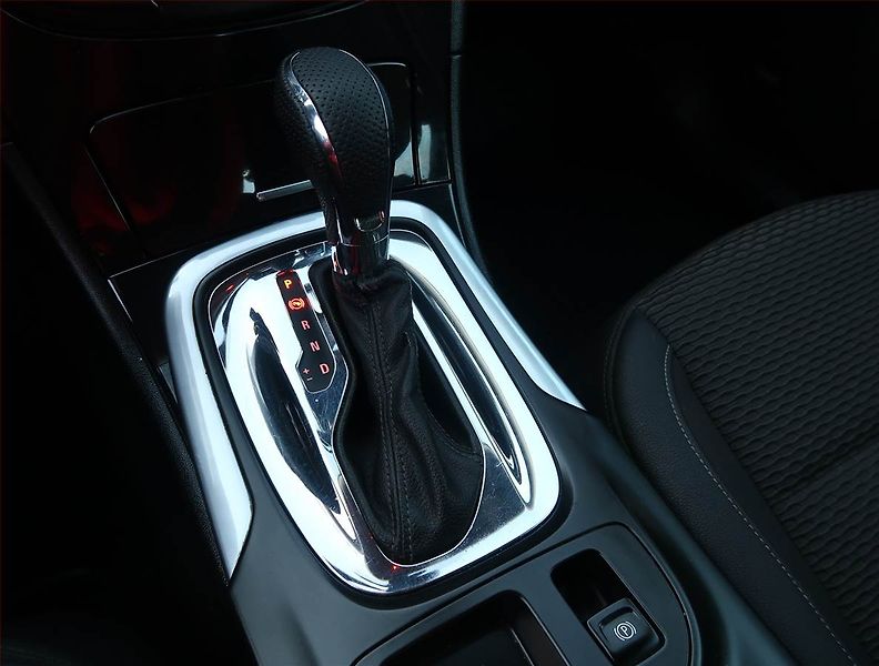 Opel Insignia (2017) 2.0 CDTI, 4X4, Automat - fotka 13 z 21