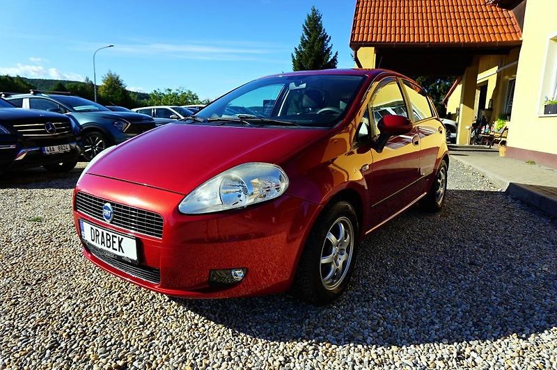 Fiat Grande Punto (2007) 1,2 48 kW - fotka 9 z 32
