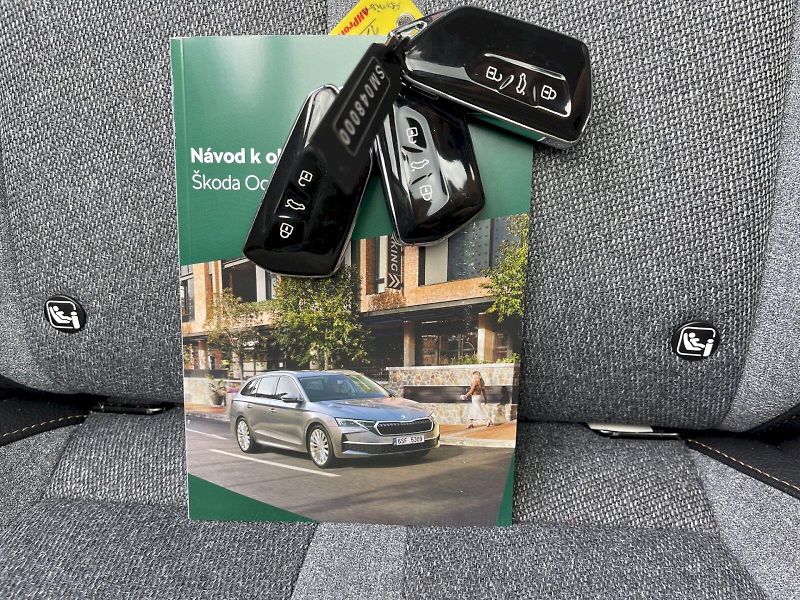 Škoda Octavia (2025) Top Selection 1.5 TSI e-TEC 11 - fotka 34 z 35