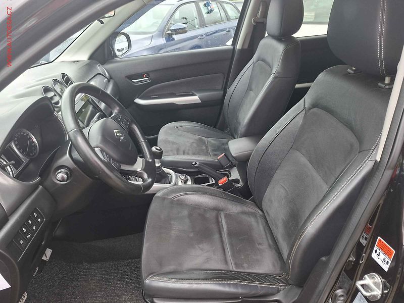 Suzuki Vitara (2016) 1.6DDIS 4x4, ČR, LED, navi - fotka 9 z 17