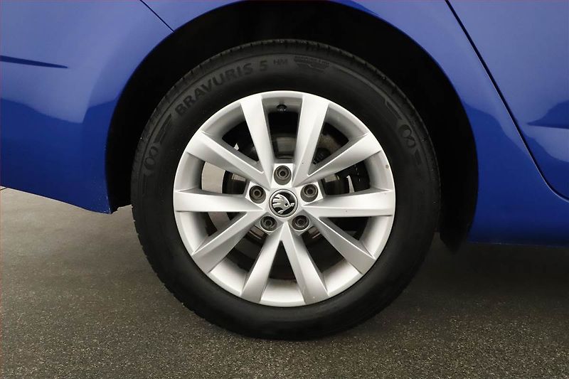 Škoda Octavia (2019) Ambition 1.6 TDI, ČR,1.maj - fotka 13 z 13
