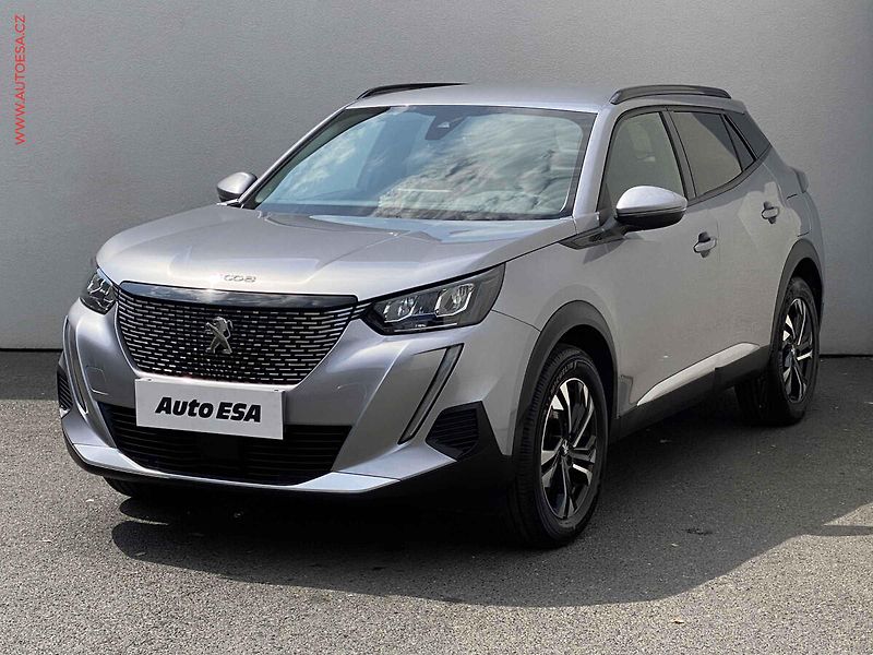 Peugeot 2008 (2020) 1.2PT, Allure, TZ, navi - fotka 3 z 17