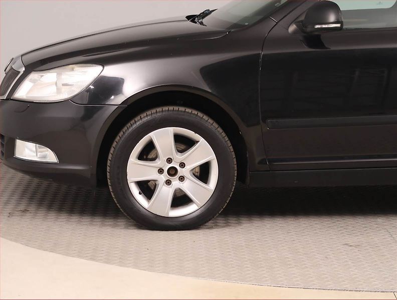 Škoda Octavia (2011) Elegance 1.6 TDI, Automat - fotka 15 z 17