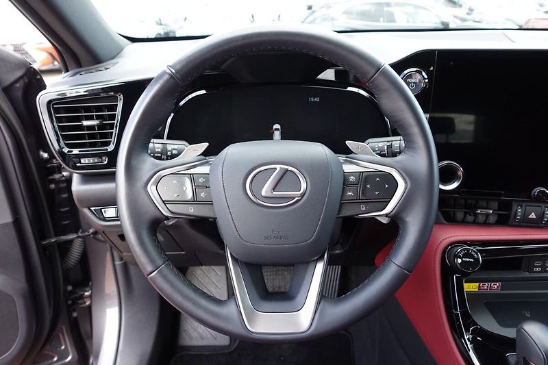 Lexus NX 350h NX350h Executive Top 4x4 - fotka 19 z 34