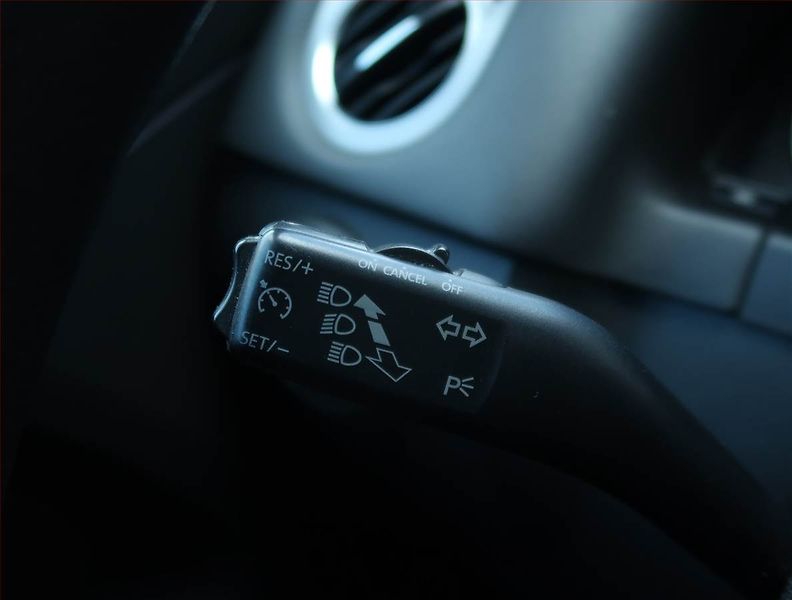 Volkswagen Tiguan (2010) 2.0 TDI, 4X4, Serv.kniha - fotka 15 z 17