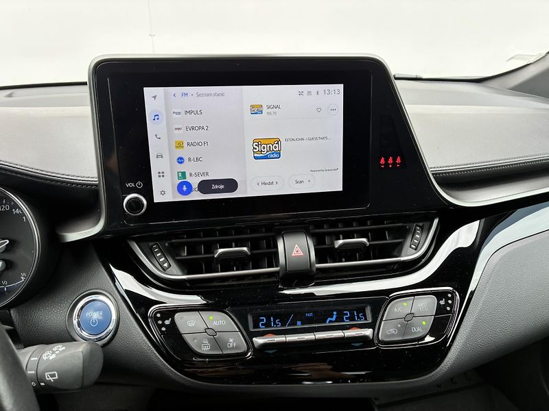 Toyota C-HR 1.8 HSD e-CVT 90kW Style - fotka 17 z 20