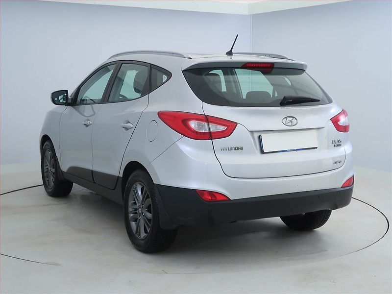 Hyundai ix35 (2014) 2.0 CRDi, 4X4, Kůže, Tempomat - fotka 4 z 18