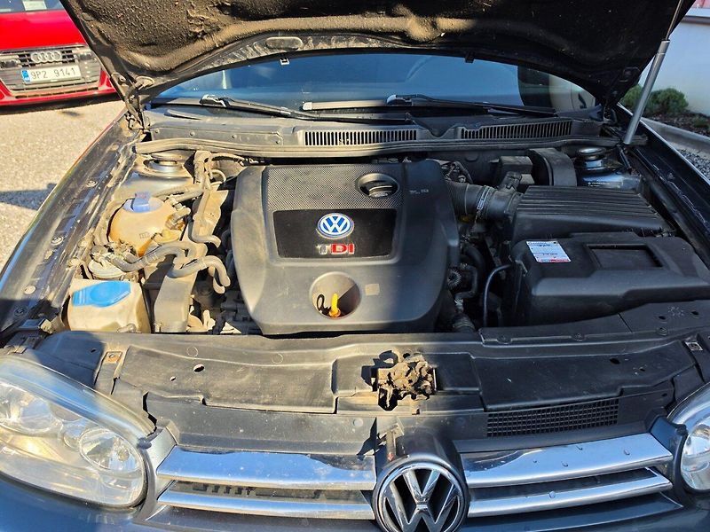 Volkswagen Golf (2001) 1.9 TDI Zimáky - fotka 14 z 22