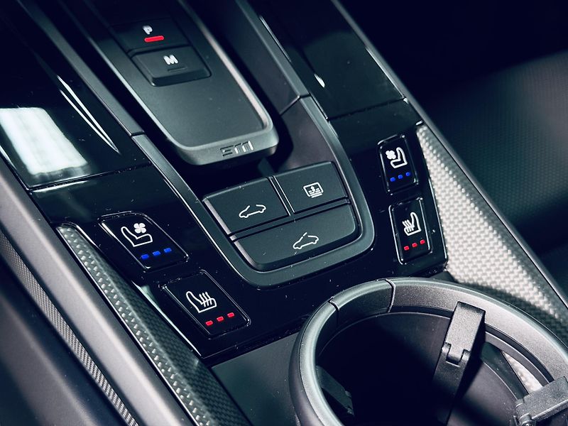 Porsche 911 (2025) SPORTDESIGN MATRIX MAX ZARUKA - fotka 25 z 38