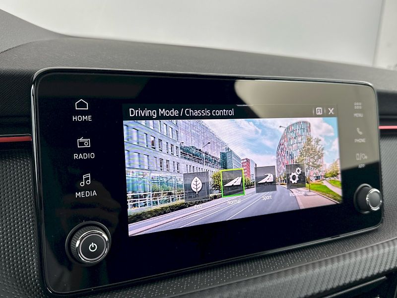 Škoda Kamiq (2025) 1.5TSI 110kW Monte Carlo - fotka 12 z 34