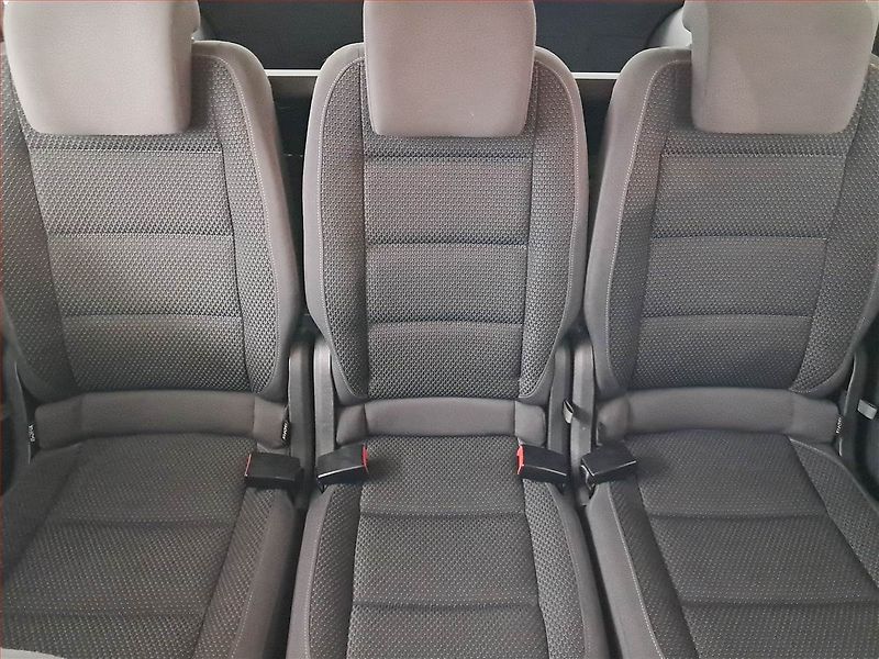 Volkswagen Touran (2013) 1.6 TDI, Serv.kniha, Navi - fotka 10 z 20
