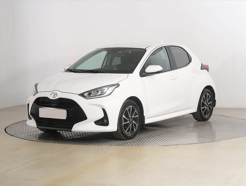Toyota Yaris (2022) Comfort Style 1.5 VVT-i - fotka 2 z 17