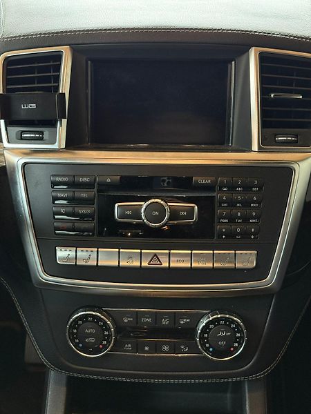 Mercedes-Benz GL (2014) 4.7 /320kW AMG paket - fotka 9 z 10