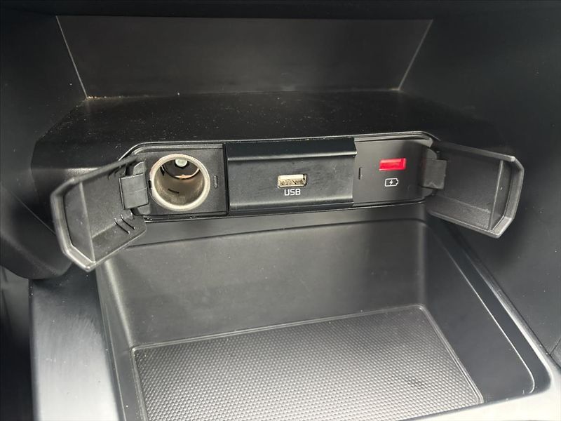 Kia Ceed 1,4 TGDi 103kW Fresh ZÁRUKA - fotka 21 z 33